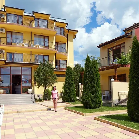 ホテル Family Yalta влас