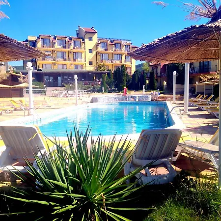 Family Yalta влас منتجع