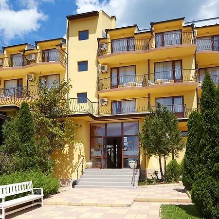 ホテル Family Yalta влас 3*